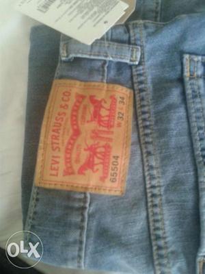 This is levis jeans 32 inch waist new