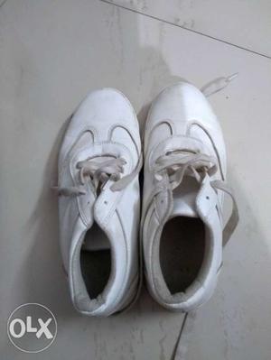 Women Sport Shoes, in good condition.