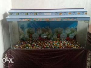 4 feet aquarium with hard fibre top and coloured