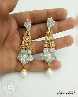 Beautiful earrings best price best quality only