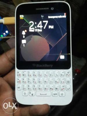 BlackBerry Q-5 touch & type good condition Only