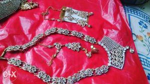 Bridal royal set with all white daimonds and