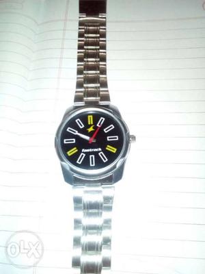 New Fastrack watch ((urgent sell))