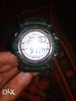 New watch 5 days old and very good condition