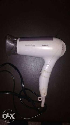 Philips hair dryer is perfect working condition,