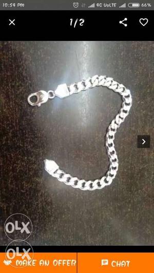 Silver-colored Chain Bracelet Screenshot