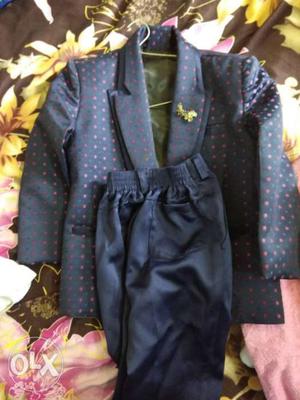 Suit pant for 5 year old boy in a good condition