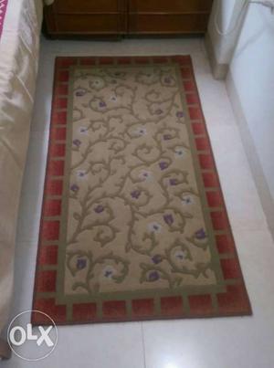 2 numbers, bedside carpets(5ft x2.5ft). Old but