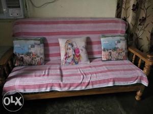 5 sitter sofa in good condition 4year old