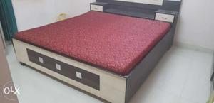 6×7 king size rady made bed with mattress used