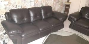 9 seater leather sofa in excellent condition.