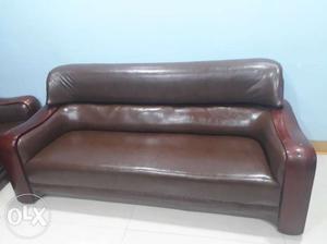 Beautiful sofa set for reasonable rates