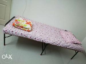 Iron foldable single cot in a very good condition..