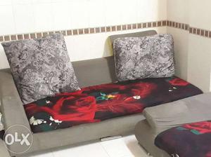 L Shaped Sofa Set with 2 Pillows, Size 6x3