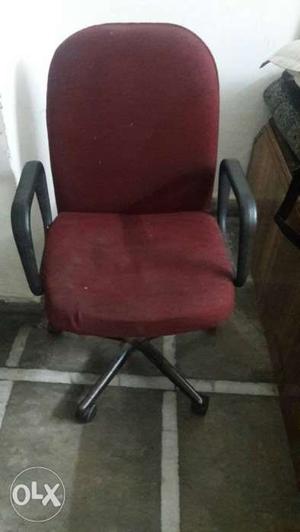 Office chair of and side table I843I9