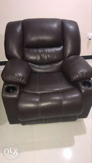 Super comfortable recliner with 2 mug holders.