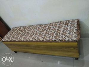 Wooden Setti with box and Mattress size length 60x15