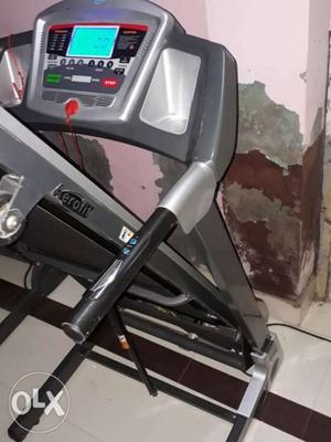 Aerofit treadmill auto incline music option good