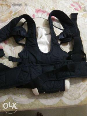 Baby carrier suitable up to 1 year