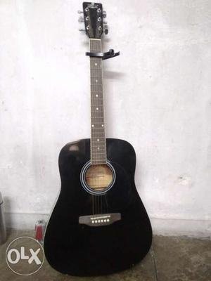 Best condition Pluto 42 size guitar. With bag and