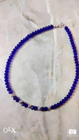 Blue crystal neckpiece