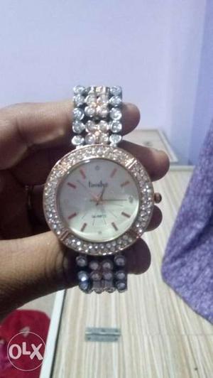 Fabulous girls diamond watch interested buyers