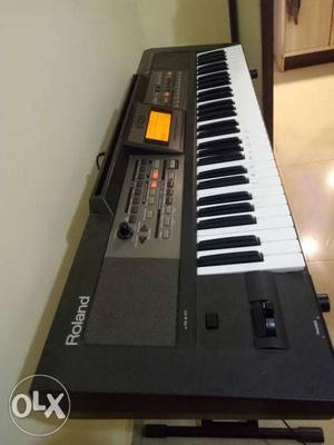 Roland E09. Electronic Keyboard 1year old good condition