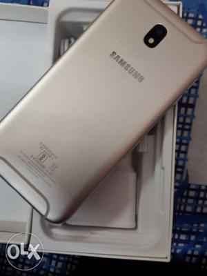 Samsung galaxy j7 pro all accessory is available
