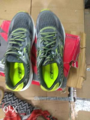 Sketchers bran new running shoes size 9