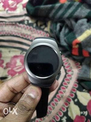 Smart watch 1 month old within warranty.. Noise
