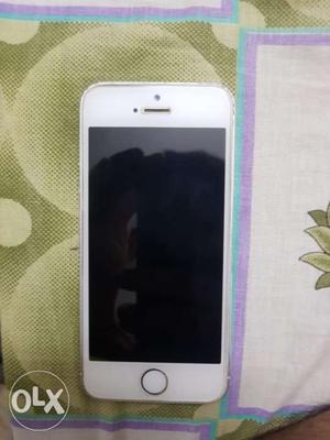 8 months old iPhone 5s 32gb with original iPad