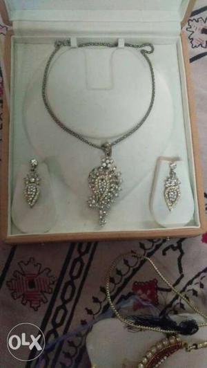Absolutely flawless silver necklace for