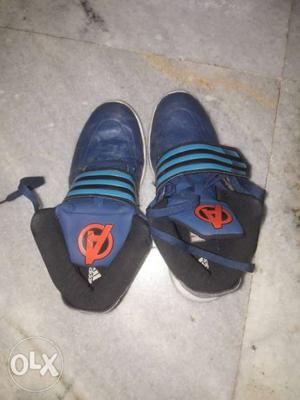 Adidas Avengers shoes..U.S.size 5.5..very good
