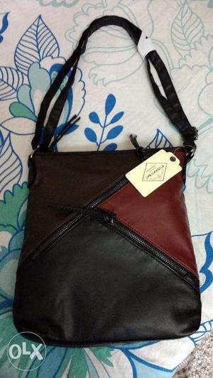 From USA: Brand new leather purse