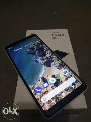 Google Pixel 2 XL 64GB WHITE Used for 3 months in