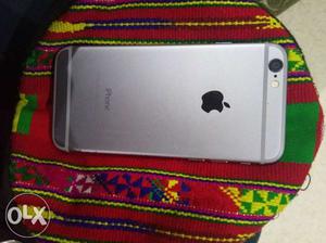 IPhone 6 32 gb, only 4 months old,