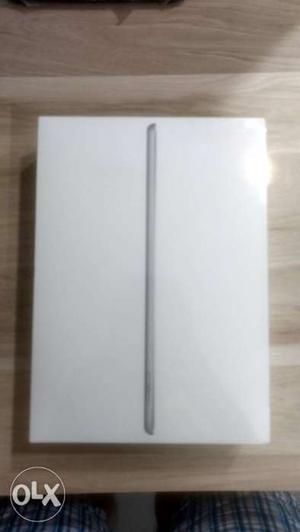 [Mint Condition] [Boxed]Apple iPad GB Space Grey 9.7