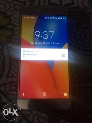 Only 4 month old phone brand new good condition with all