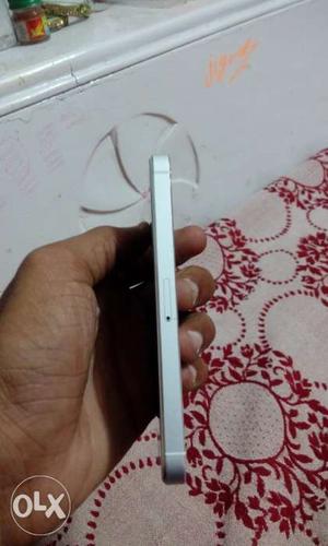 Sell or exchange iPhone 5 16 gb with charger