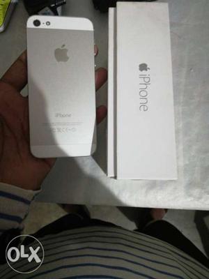 This is iphone 5 4g set 16 gb memory with charger, box and