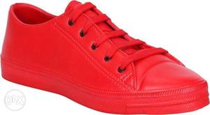 Unpaired Red Low-top Sneaker