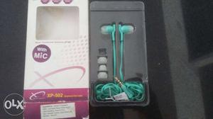 Xp-502, new seal pack earphones.of xpro company