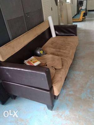 3 sitting sofa available for selling please call