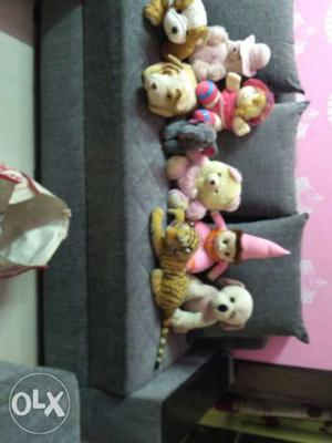 9 teddies in good condition