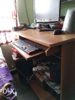 Black Computer in perfect condition along with table