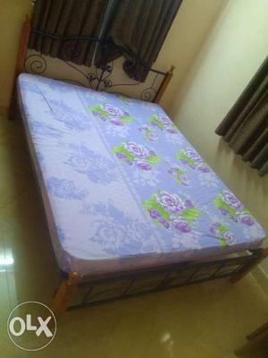 Queen-sized cot without matress