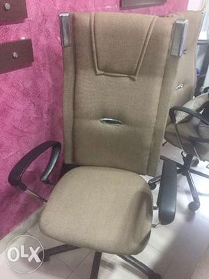 Set of two executive chairs in good condition