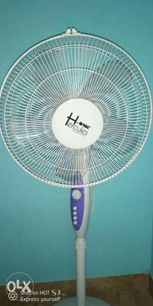 3 months old stands fan with bill. Fixed price
