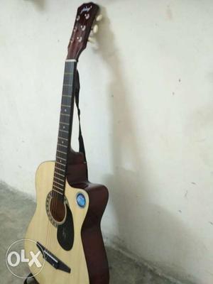 Gitar with bag 6 string 3 platen only 7 day old