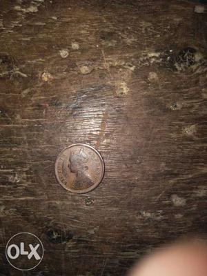 Gold colour victoria emperss coin 1/2